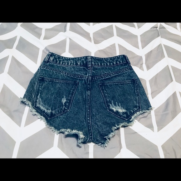 H&M Divided brand cutoff jean shorts - Picture 4 of 7